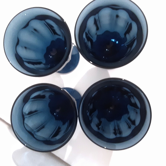 Shaphire blue glasses cups 4 piece set - Picture 5 of 5